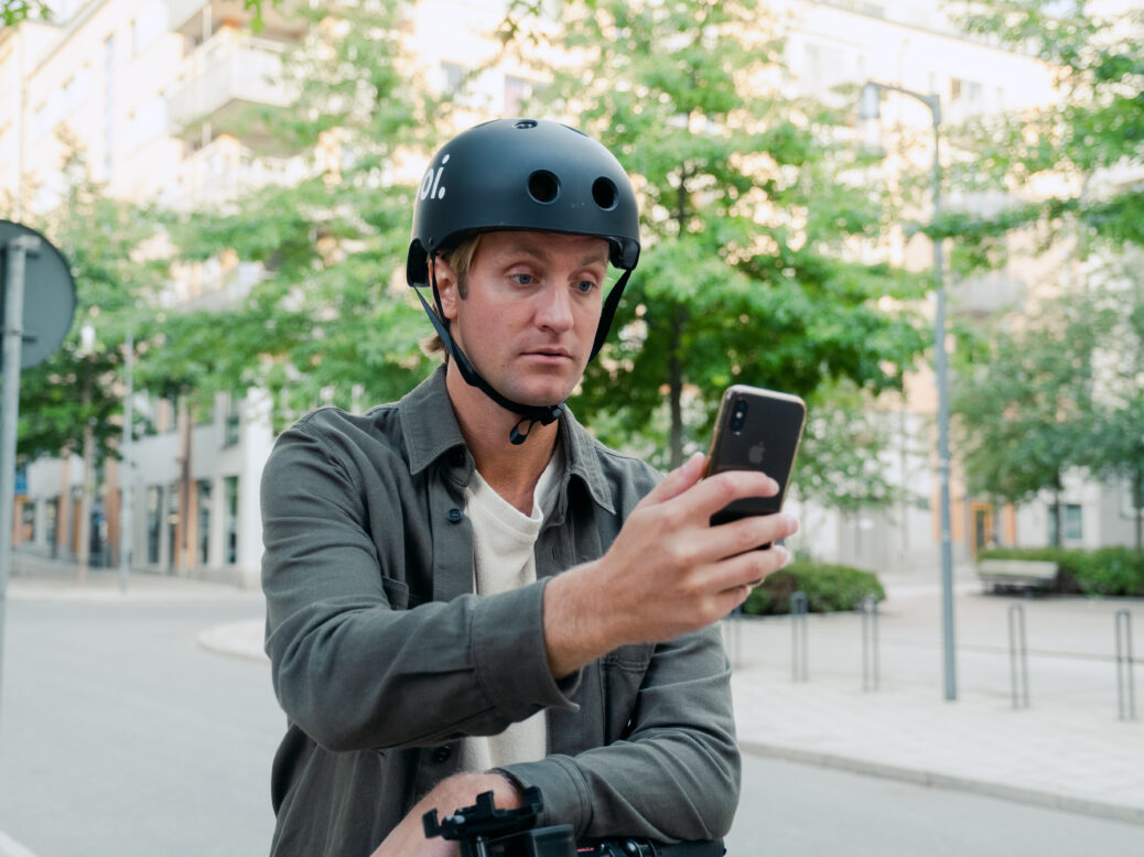 Voi uses AI selfie tool to reward e-scooter riders for wearing helmets